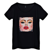 Load image into Gallery viewer, black.lips.tshirt
